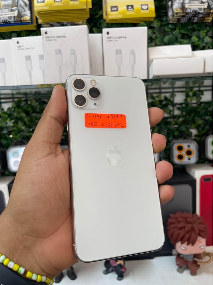 iPhone 11 Pro Max – 256GB (Blanco)