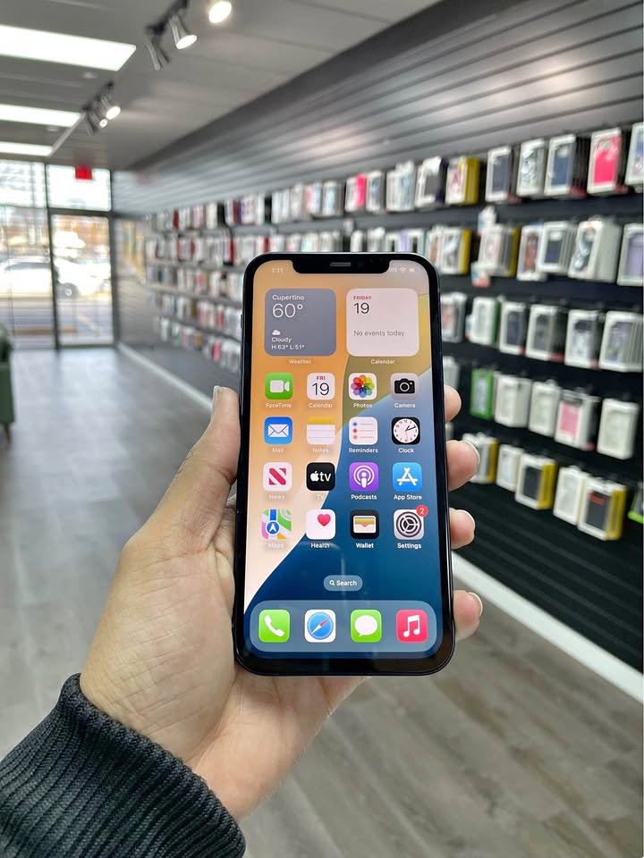 iPhone 12 – 64GB (Color Negro)