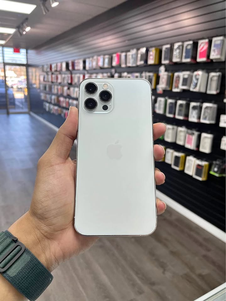 iPhone 12 Pro Max – 128GB (Color Blanco)