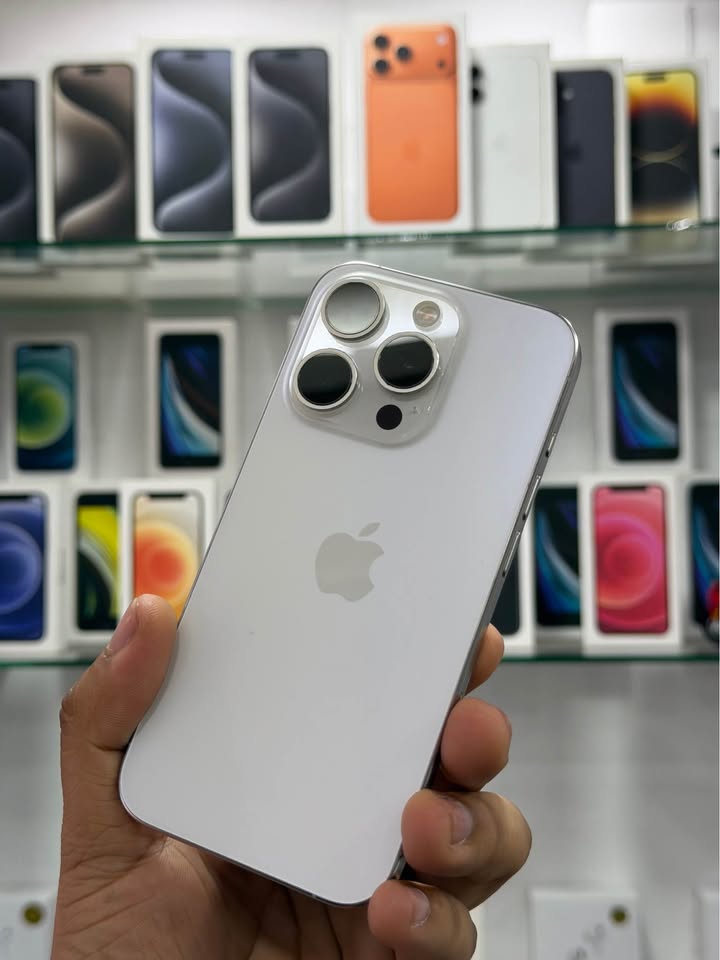 iPhone 15 Pro – 256GB – Plata