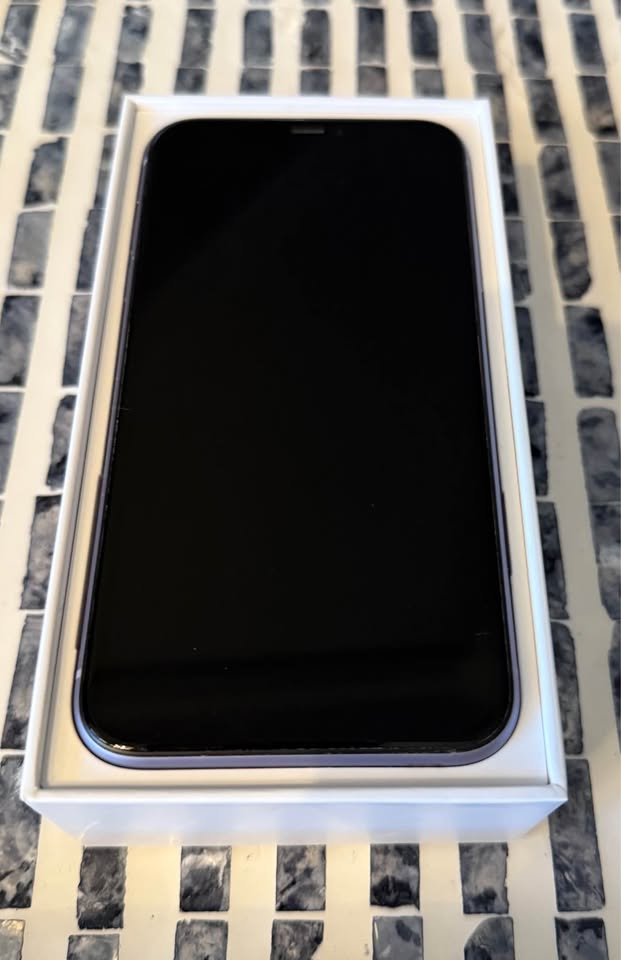 iPhone 11 – 128GB (Color Lila)