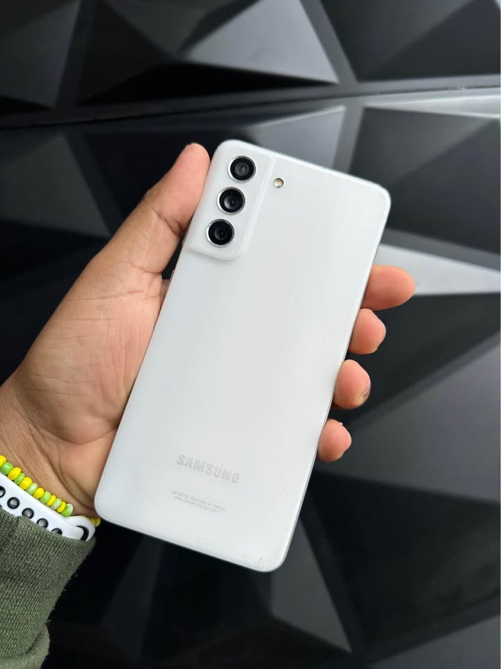 Samsung Galaxy S21 FE 5G – 256GB – Blanco