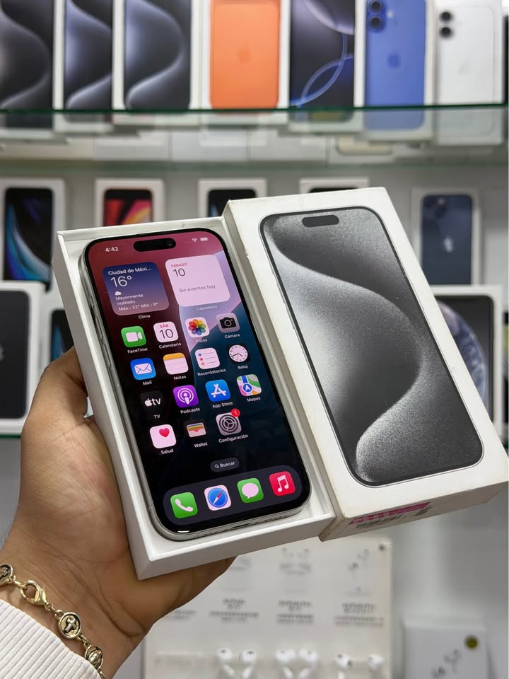 iPhone 15 Pro – 256GB (Plata) Caja