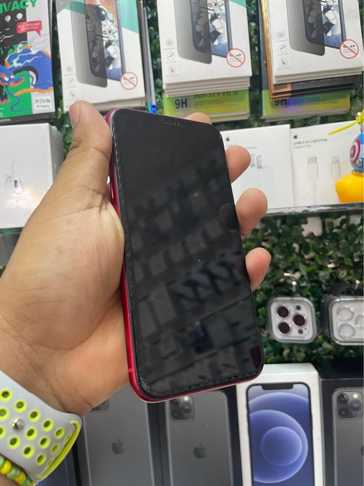 iPhone 11 – 128GB – Rojo