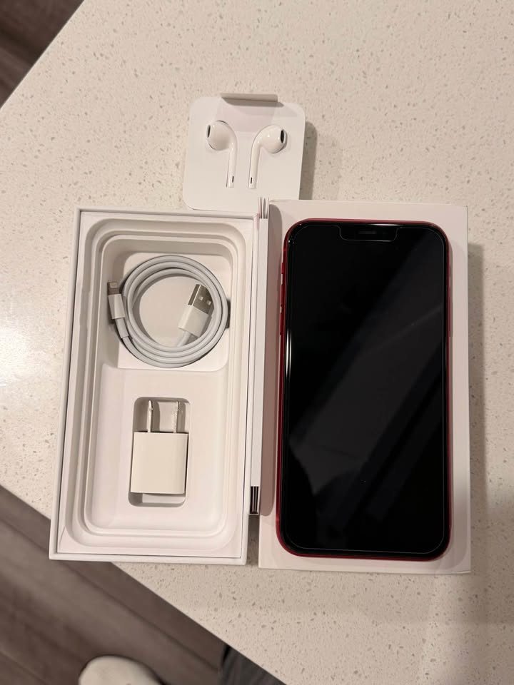 iPhone 11 – 128GB (Color ROJO)