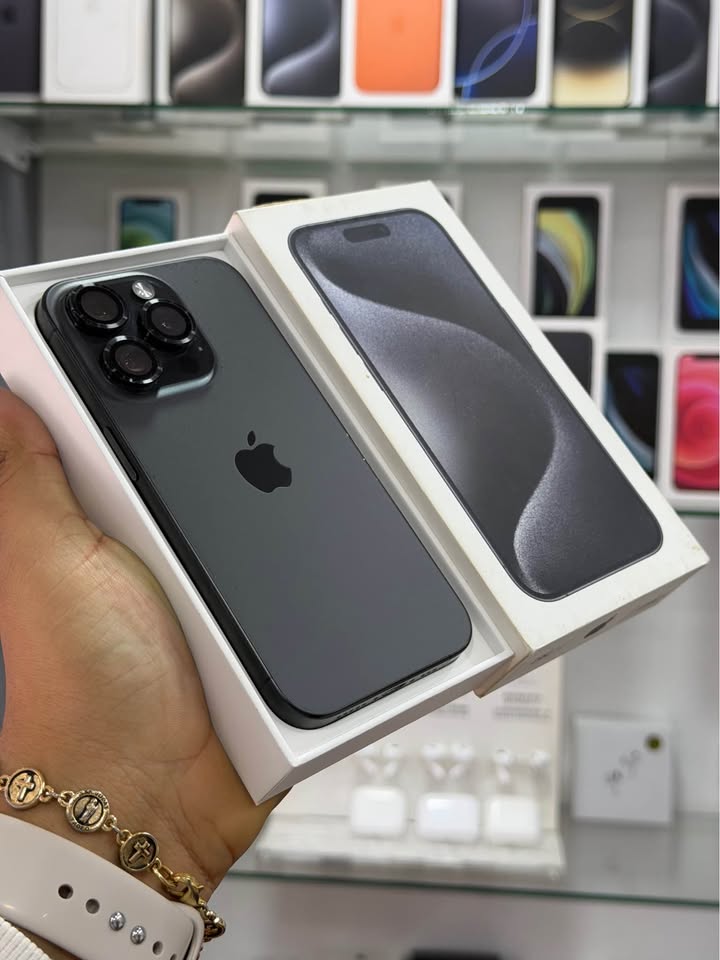 iPhone 15 Pro – 256GB -Negro Caja