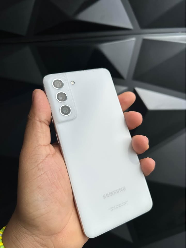Samsung Galaxy S21 FE 5G – 256GB – Blanco