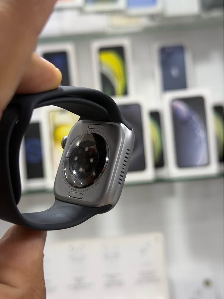 Apple Watch Series 11 – 42mm – LTE