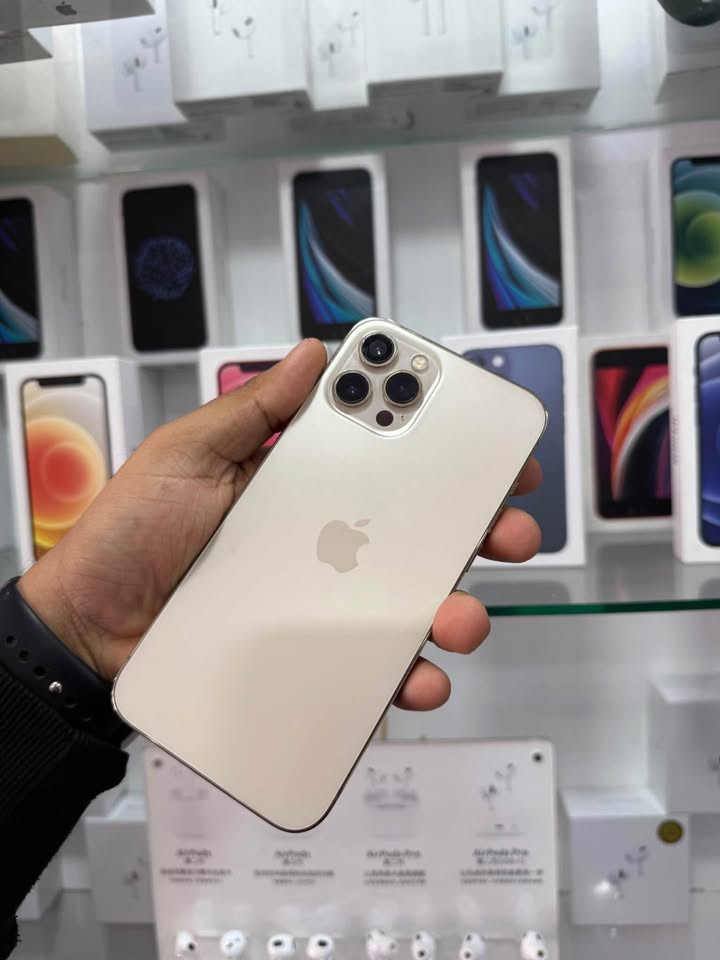 iPhone 12 Pro Max – 128GB – Dorado