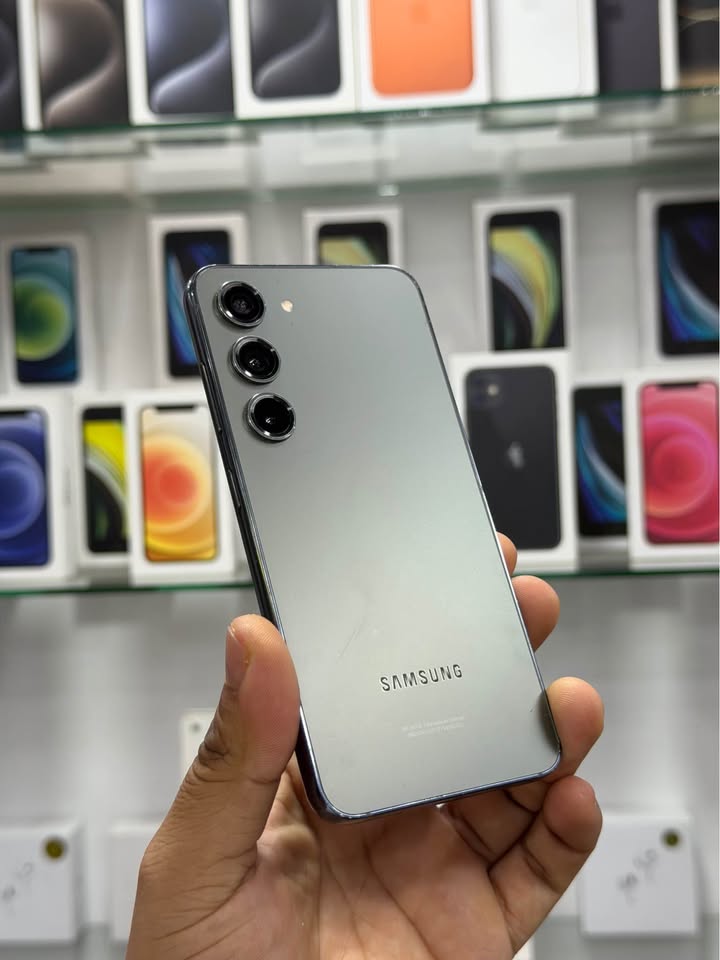Samsung Galaxy S23 – 128GB – Gris
