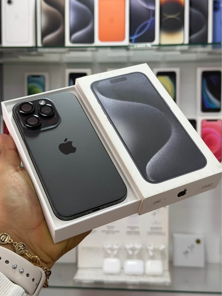 iPhone 15 Pro – 256GB -Negro Caja