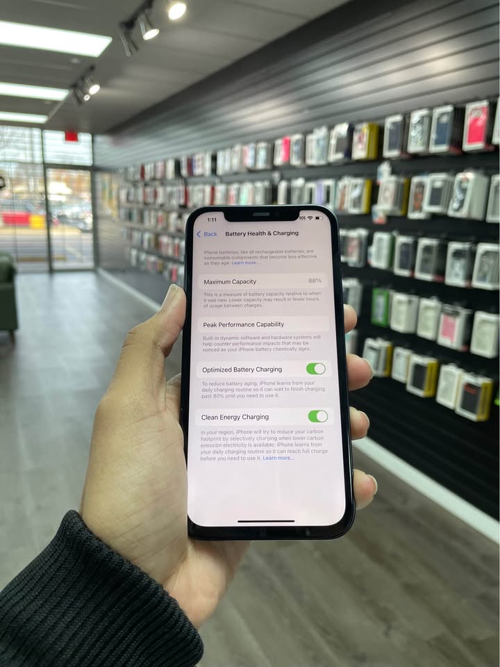 iPhone 12 – 64GB (Color Negro)