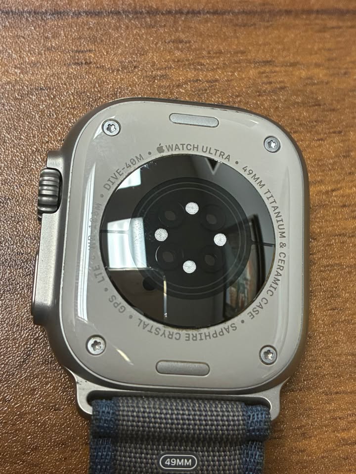 Apple Watch Ultra 1 – 40mm GPS + Cellular (Color Gris)