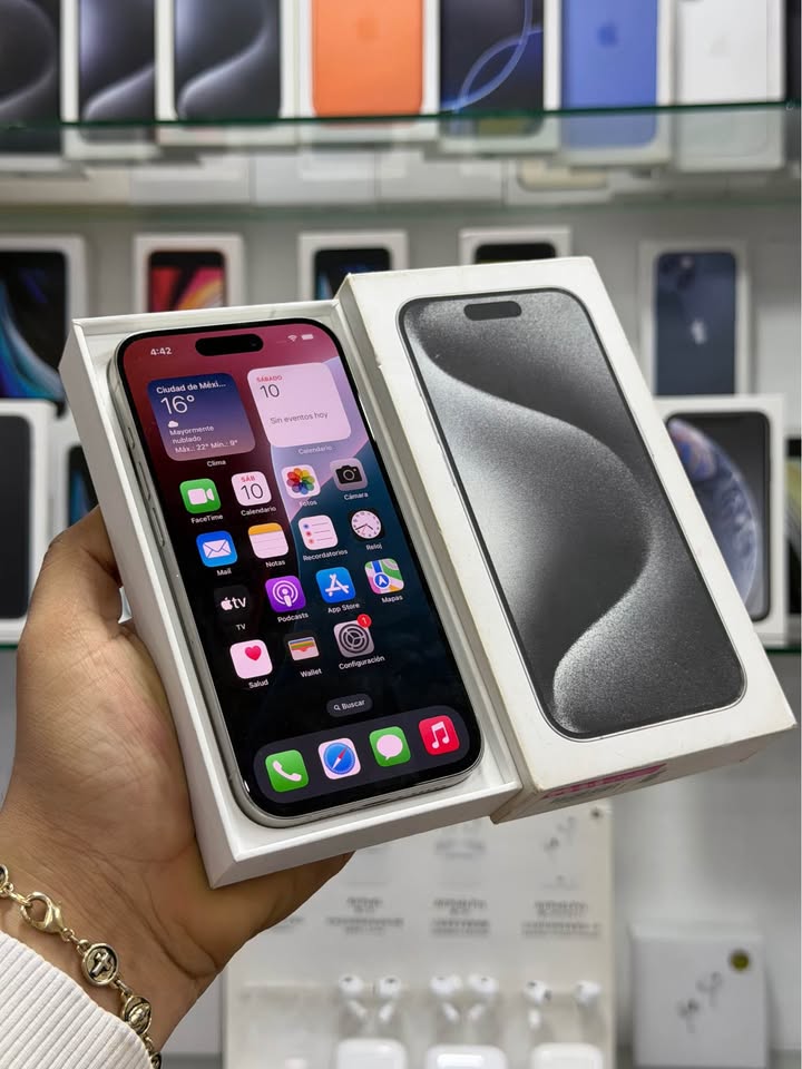 iPhone 15 Pro – 256GB (Plata) Caja