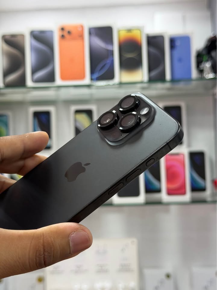 iPhone 15 Pro – 256GB – Negro